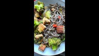 Easy Warm Soba Noodle Salad with Broccoli, Tofu and Red bell pepper