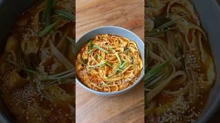 Скромная пародия на красный дошик ???? Spicy noodle soup #shorts